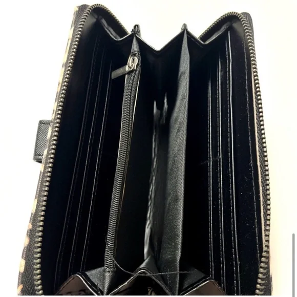 Ed Hardy  NWT Tattoo Heart Love Leopard Animal Print Wristlet Wallet Phone Case - Picture 4 of 4